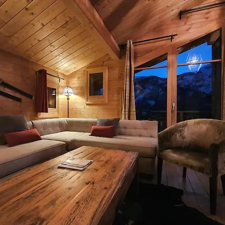 Cosy 4 Bedroom With Hot Tub Chalet
