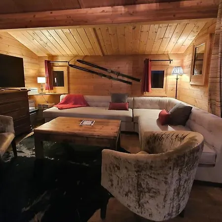 Cosy 4 Bedroom With Hot Tub Chalet *