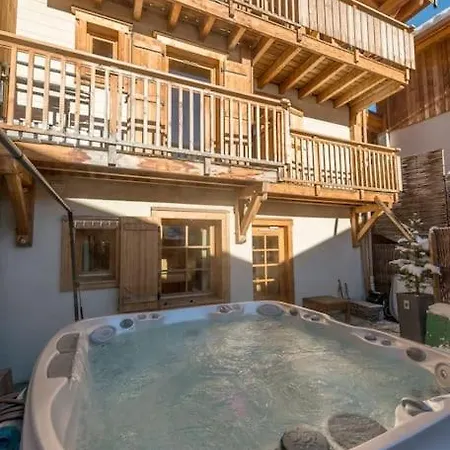 Cosy 4 Bedroom With Hot Tub Chalet Saint-Marcel (Savoie)