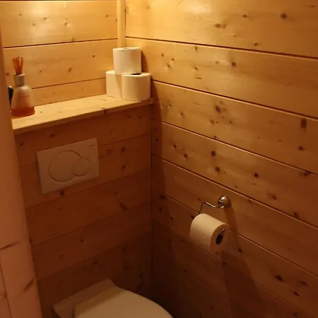 Chalet Cosy 4 Bedroom With Hot Tub