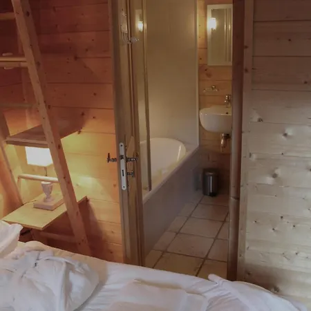 Cosy 4 Bedroom With Hot Tub Saint-Marcel (Savoie)