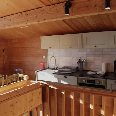 Cosy 4 Bedroom With Hot Tub